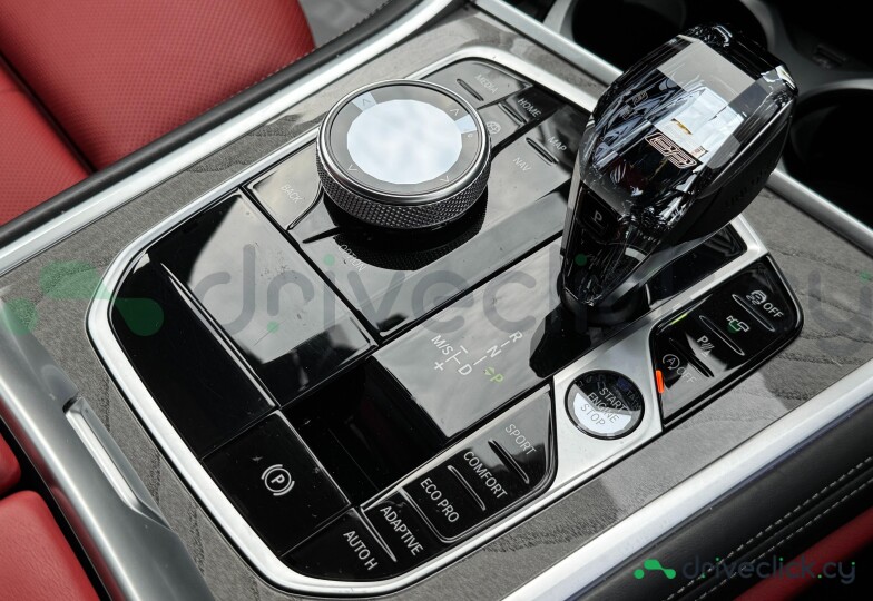 BMW 8 series Белый