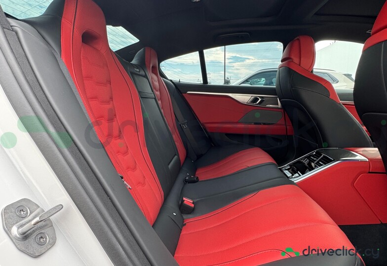 BMW 8 series Белый