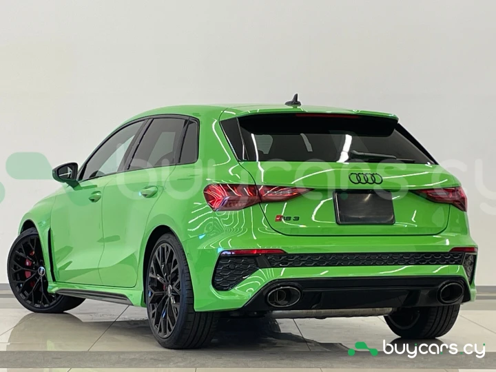 Audi RS3 Sportback Зеленый