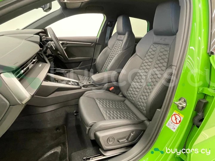 Audi RS3 Sportback Зеленый