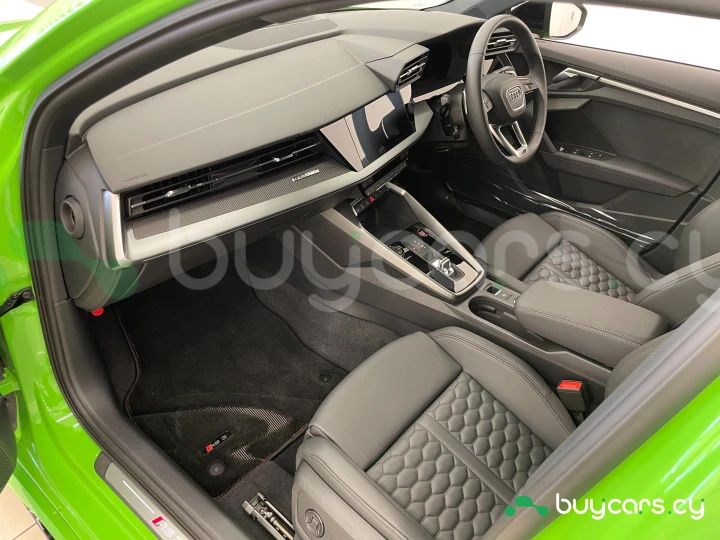 Audi RS3 Sportback Зеленый