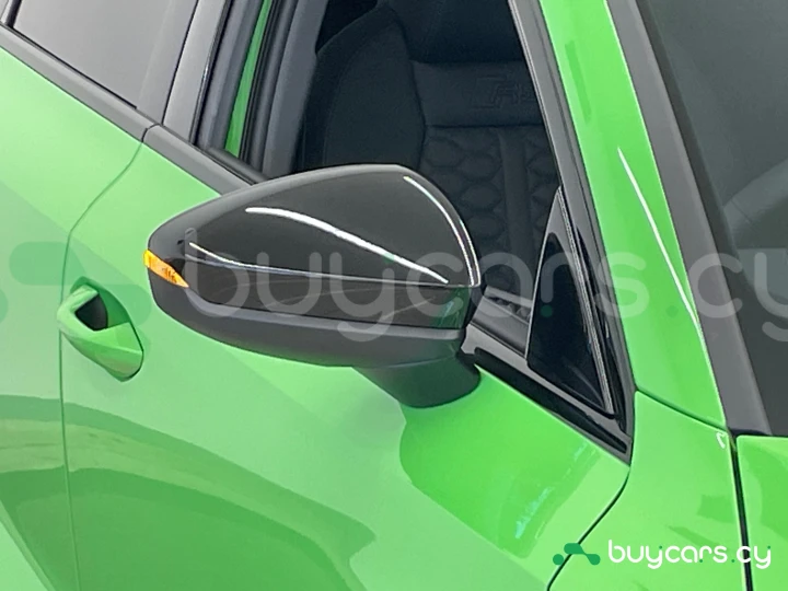 Audi RS3 Sportback Зеленый