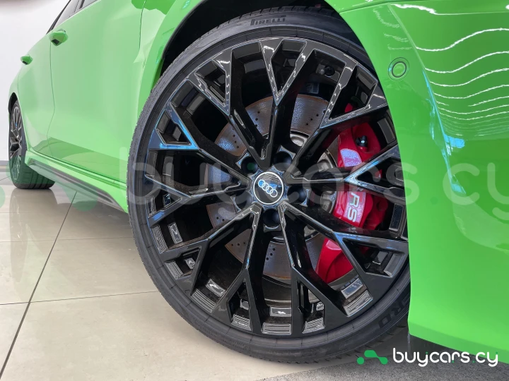 Audi RS3 Sportback Зеленый