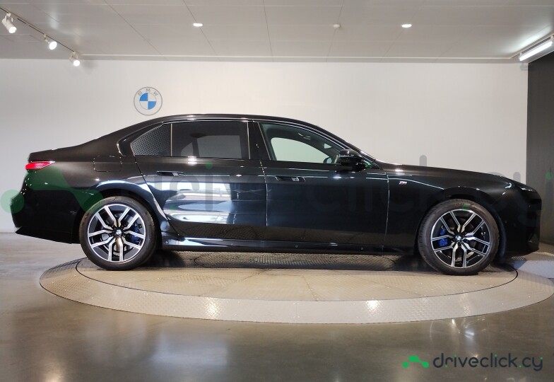 BMW 7 series Black