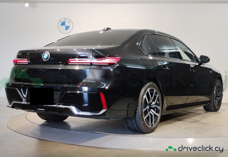 BMW 7 series Black