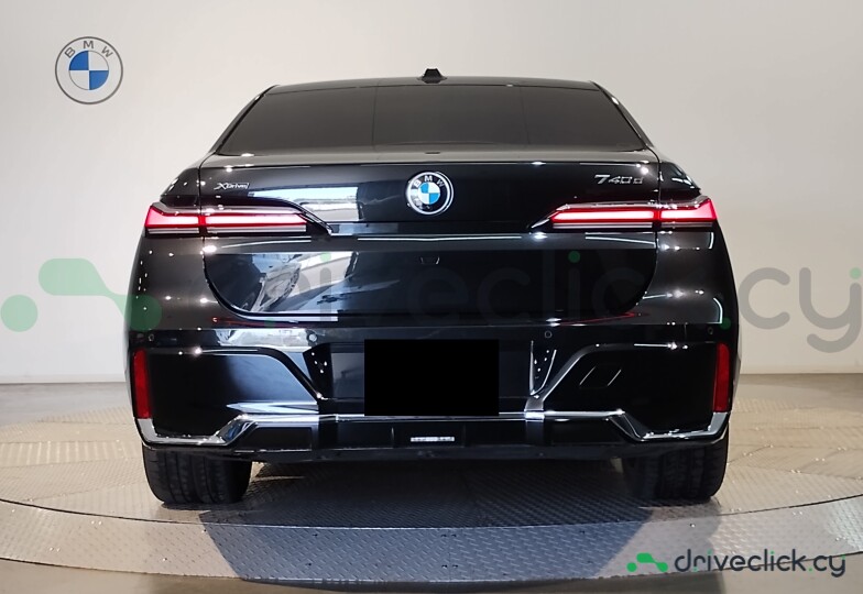 BMW 7 series Black