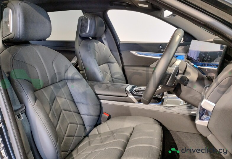 BMW 7 series Black