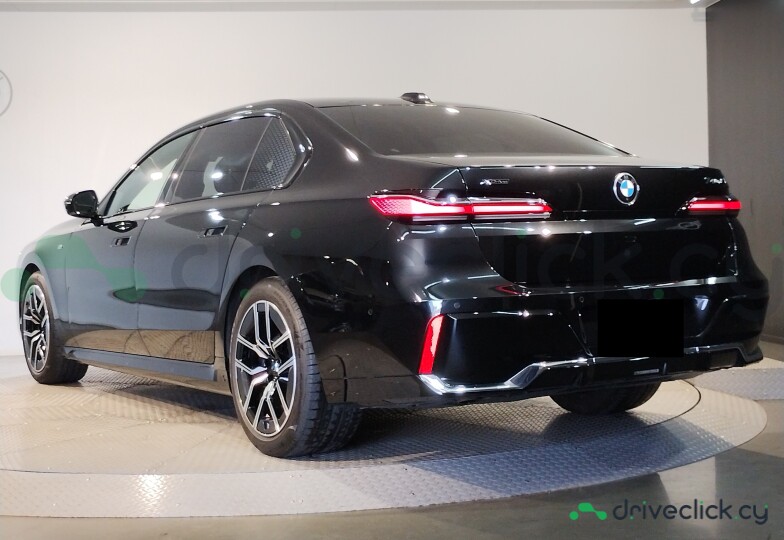 BMW 7 series Black
