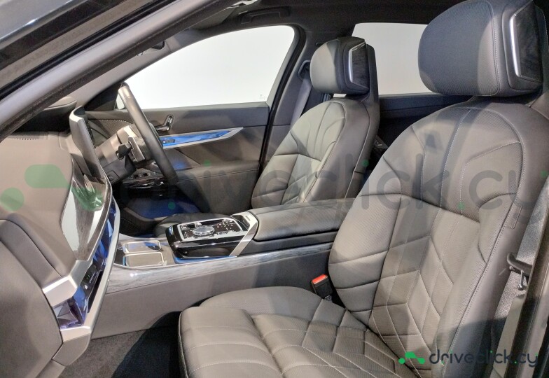 BMW 7 series Black