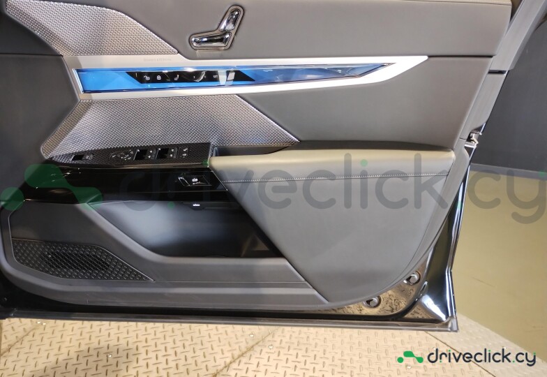 BMW 7 series Black