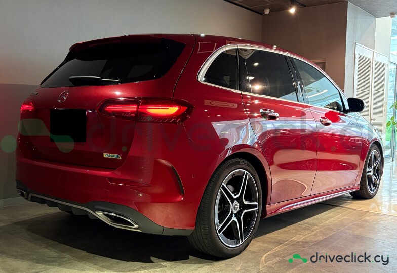 Mercedes B-class Red