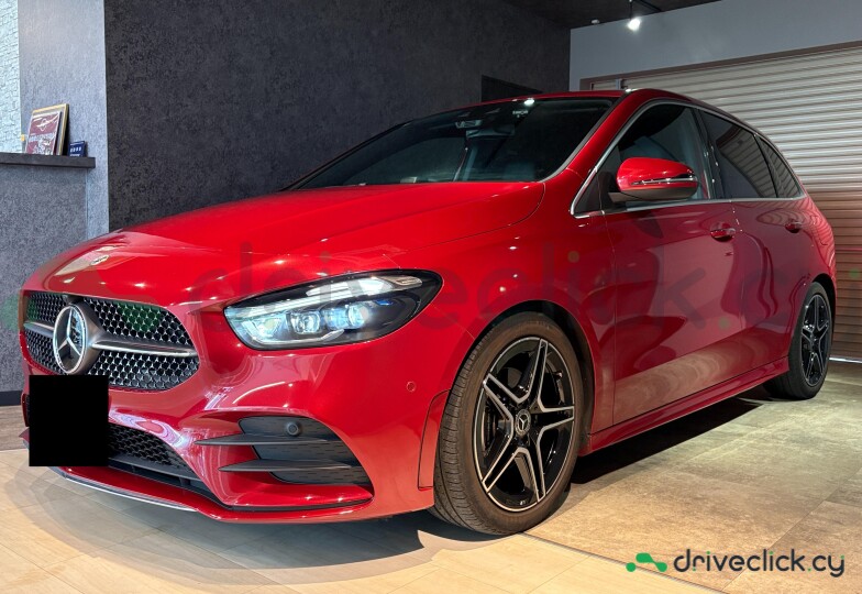 Mercedes B-class Red