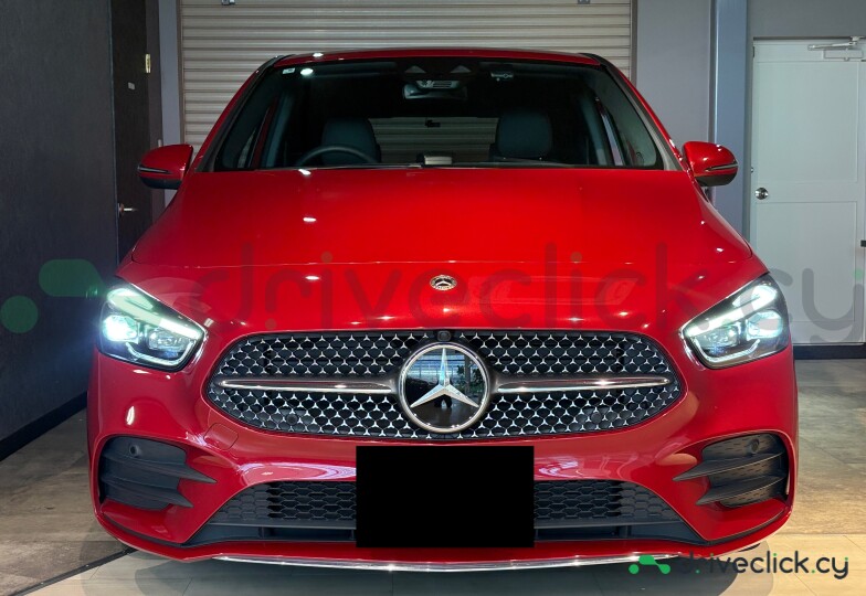 Mercedes B-class Red