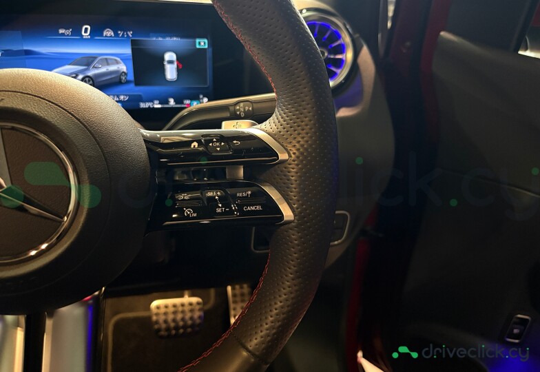 Mercedes B-class Red