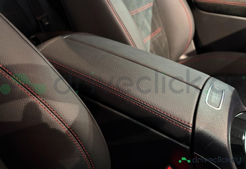 Mercedes B-class Red