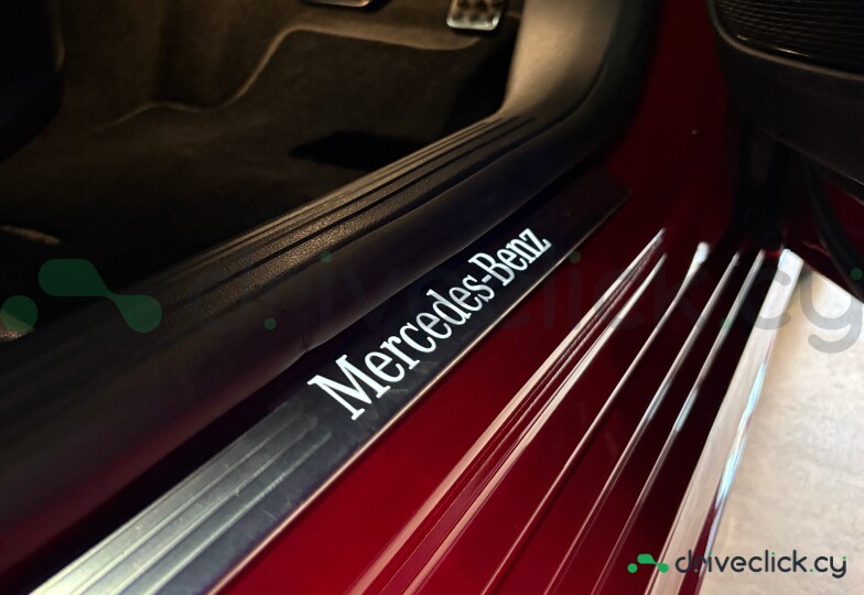 Mercedes B-class Red