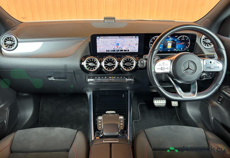 Mercedes GLA-class White