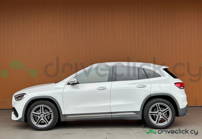 Mercedes GLA-class White