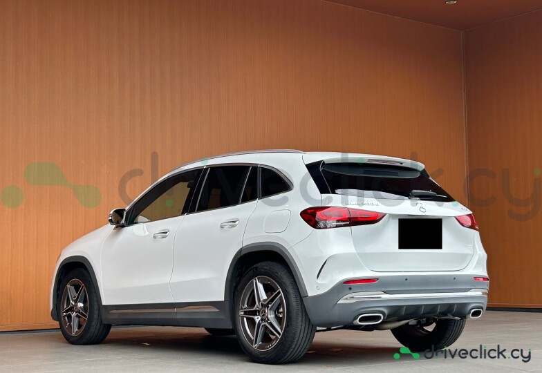 Mercedes GLA-class White