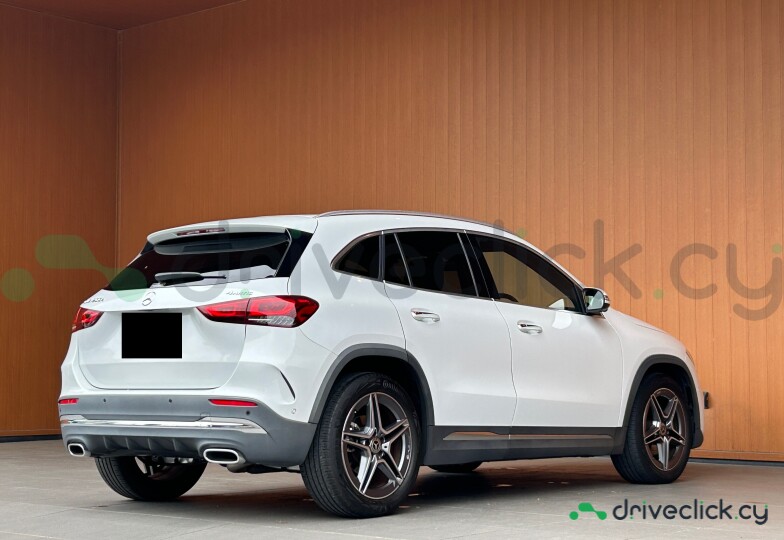 Mercedes GLA-class White