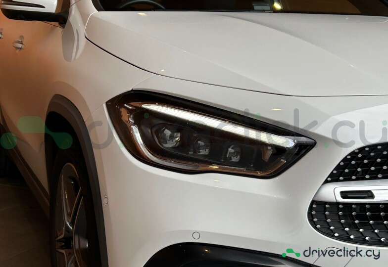 Mercedes GLA-class White