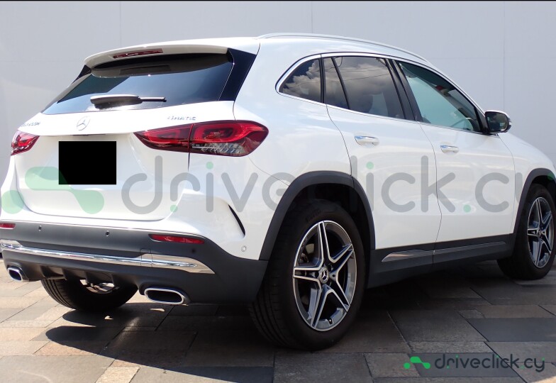 Mercedes GLA-class White