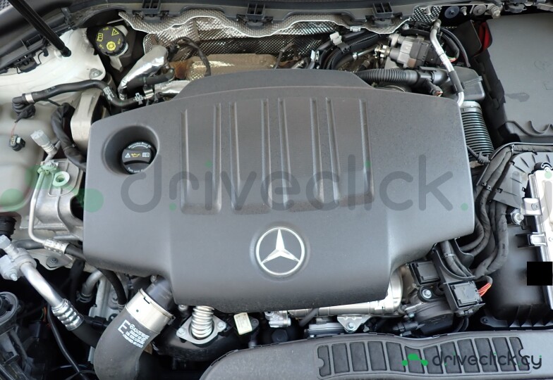 Mercedes GLA-class White