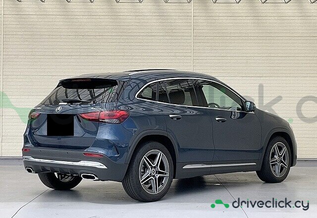 Mercedes GLA-class Blue