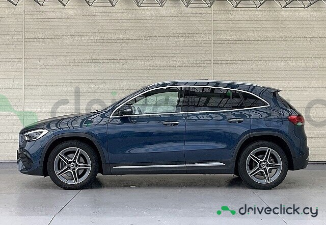Mercedes GLA-class Blue