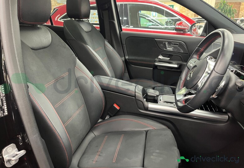 Mercedes GLA-class Black