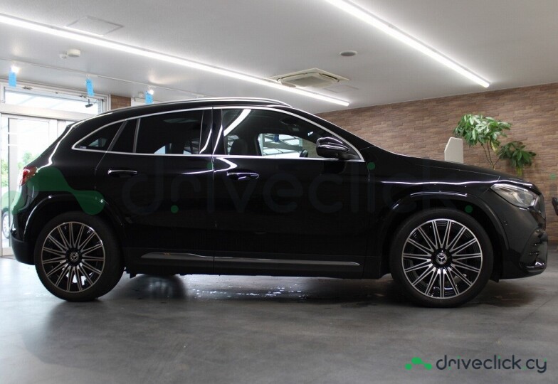 Mercedes GLA-class Black