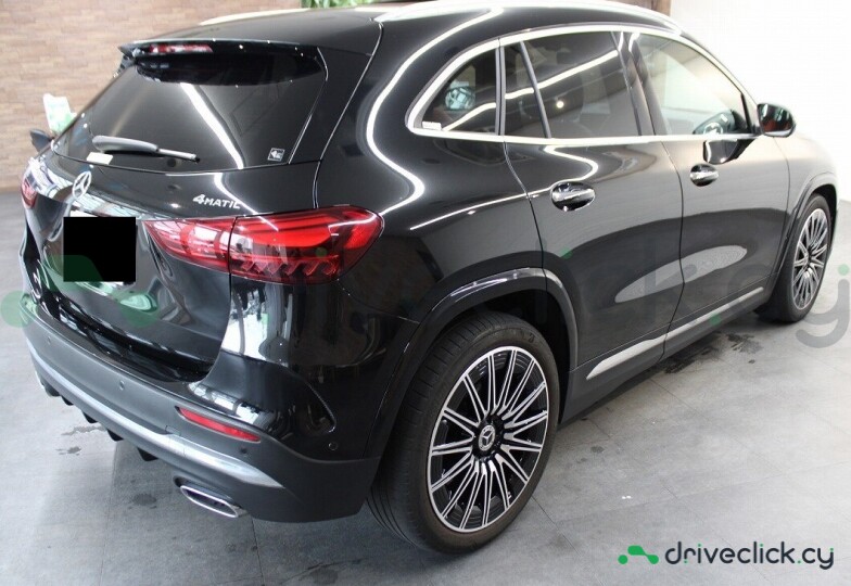Mercedes GLA-class Black