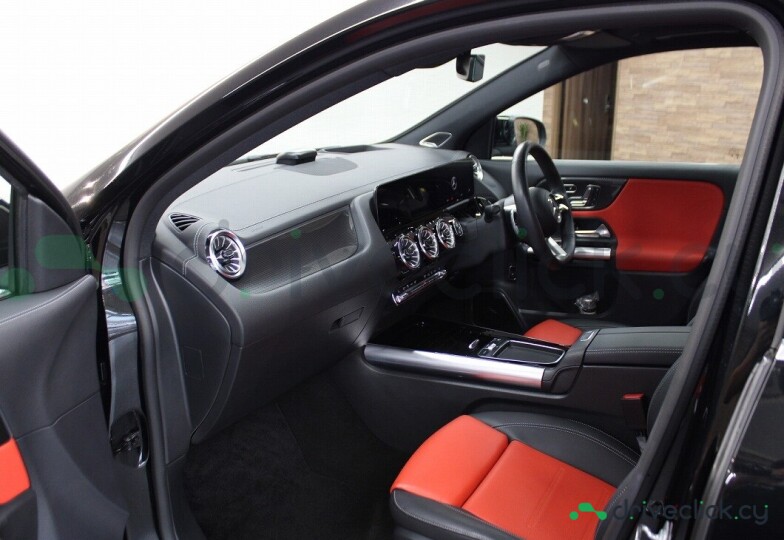 Mercedes GLA-class Black