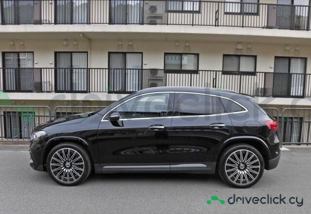 Mercedes GLA-class Black