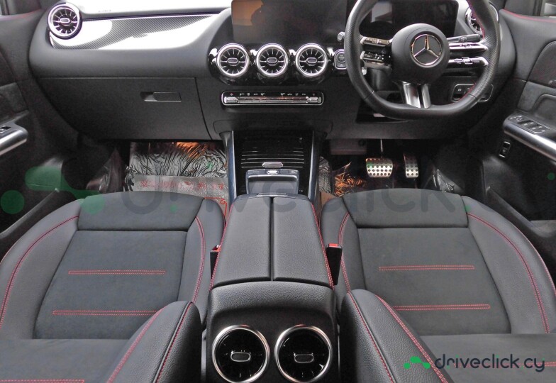 Mercedes GLA-class Black