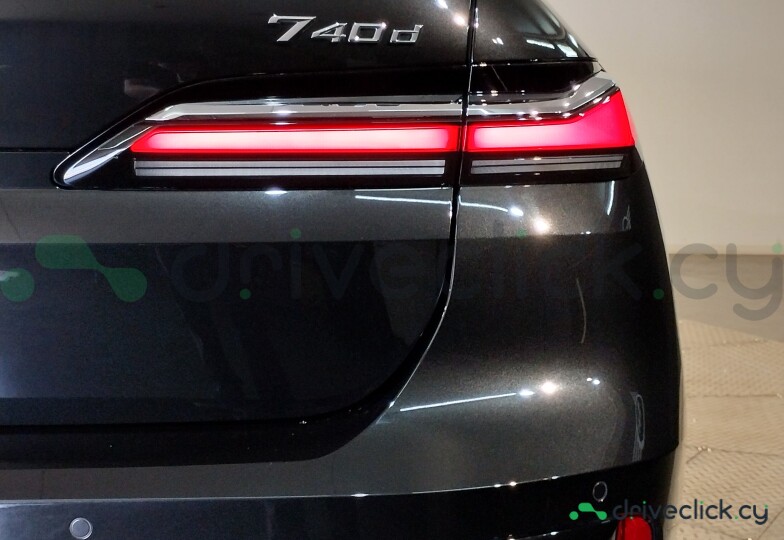 BMW 7 series Black