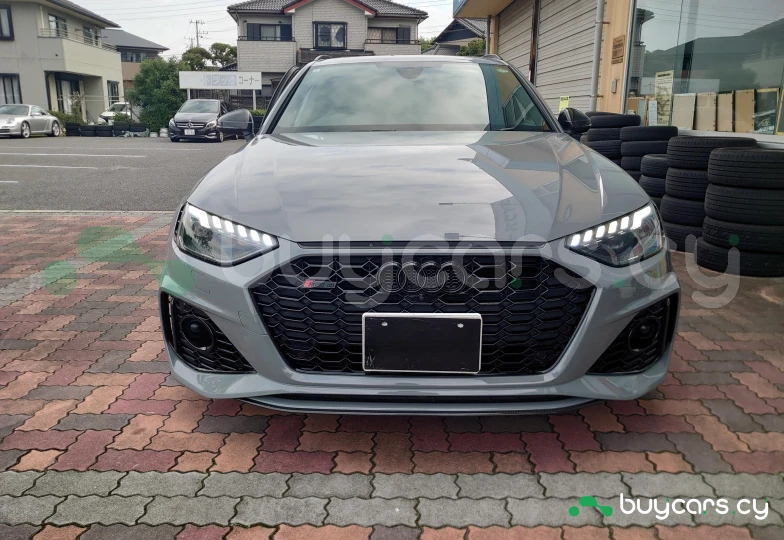 Audi RS4 Avant Grey