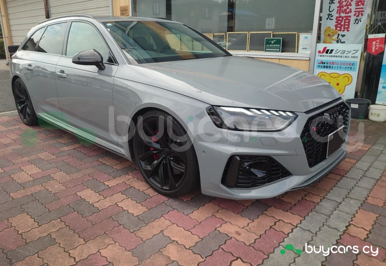 Audi RS4 Avant Grey