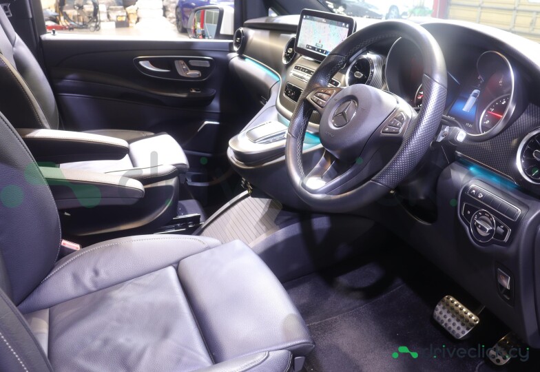 Mercedes V-class White