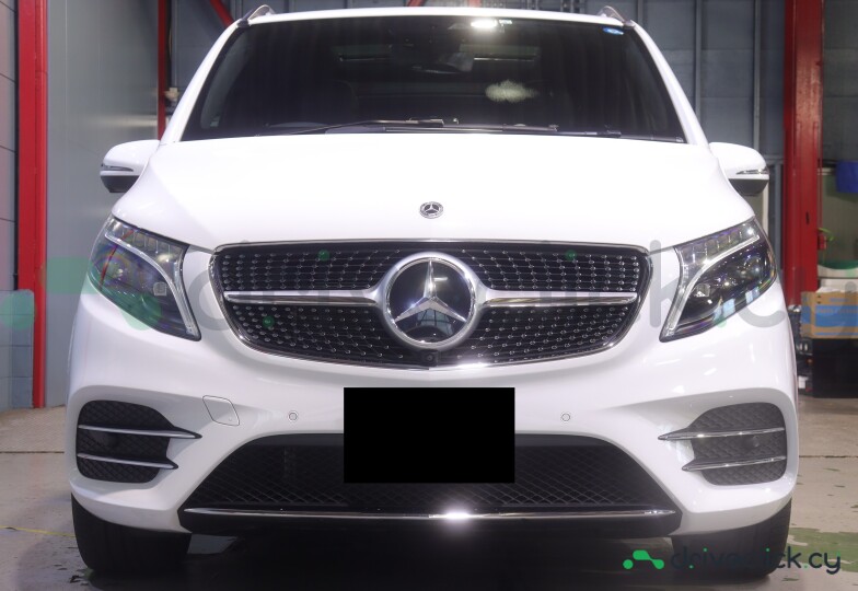 Mercedes V-class White