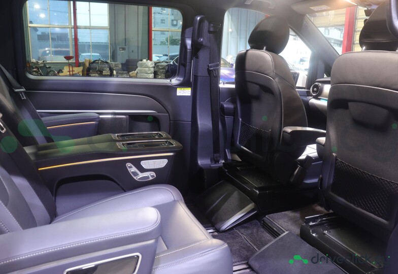 Mercedes V-class White