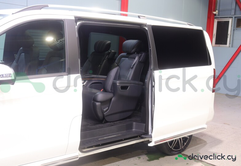 Mercedes V-class White