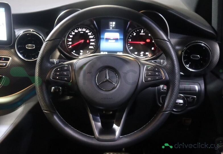 Mercedes V-class White