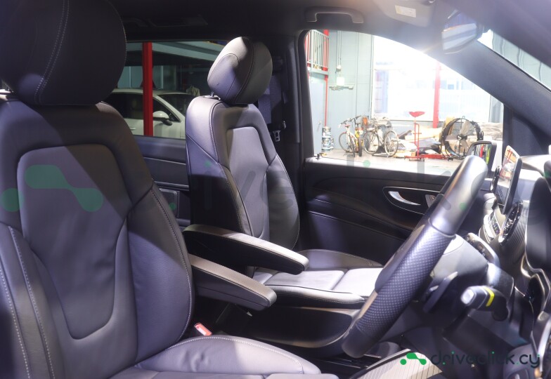 Mercedes V-class White