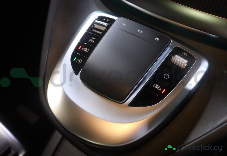 Mercedes V-class White