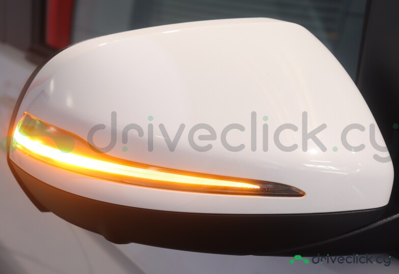 Mercedes V-class White