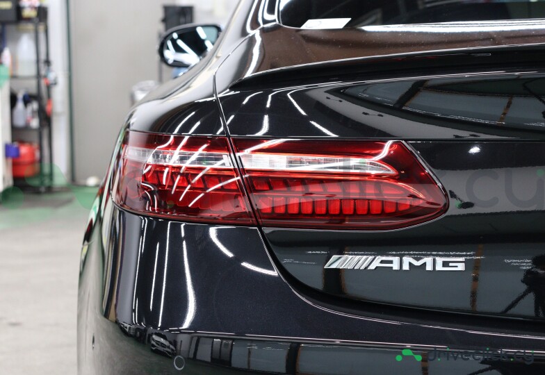 Mercedes E-class Black