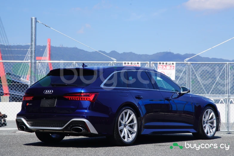 Audi RS6 Avant Blue