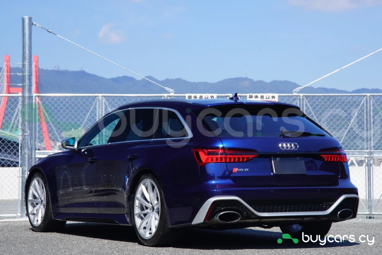 Audi RS6 Avant Blue
