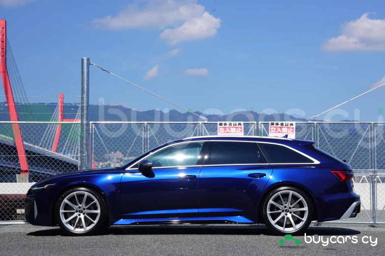 Audi RS6 Avant Blue